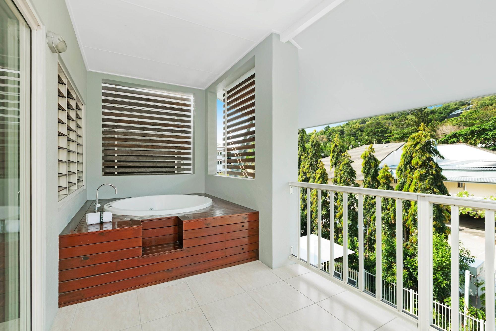 Mantra Aqueous On Port Aparthotel Port Douglas Ngoại thất bức ảnh