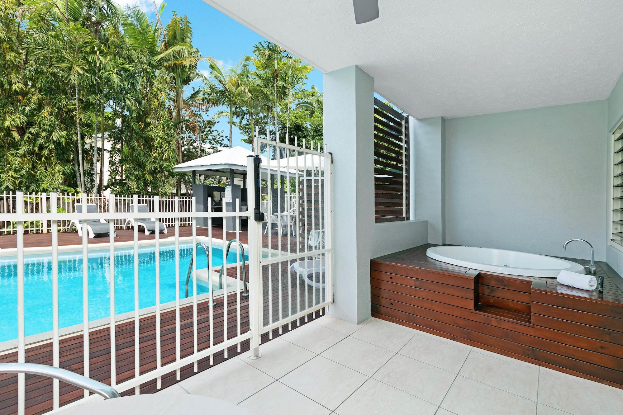 Mantra Aqueous On Port Aparthotel Port Douglas Ngoại thất bức ảnh