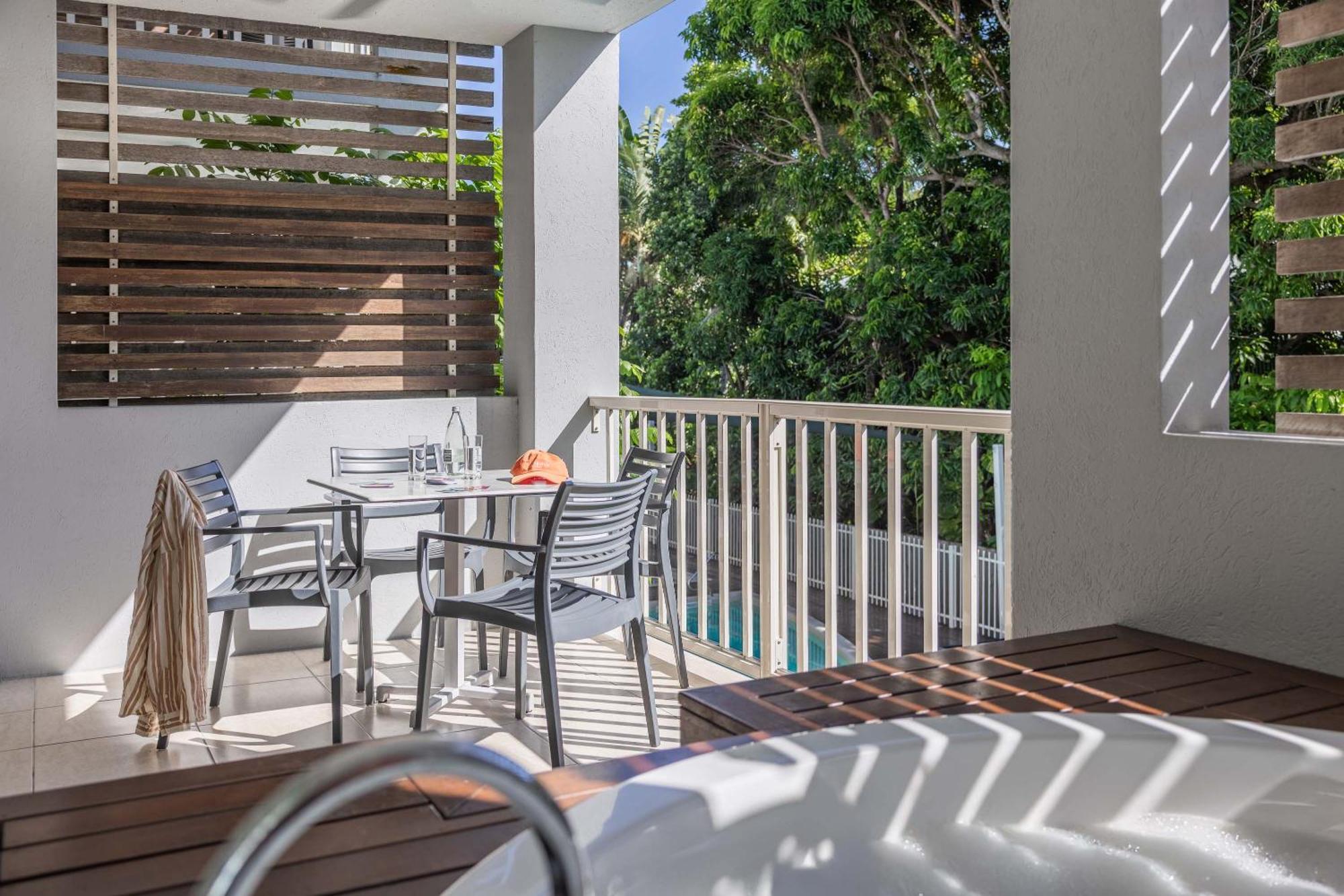Mantra Aqueous On Port Aparthotel Port Douglas Ngoại thất bức ảnh