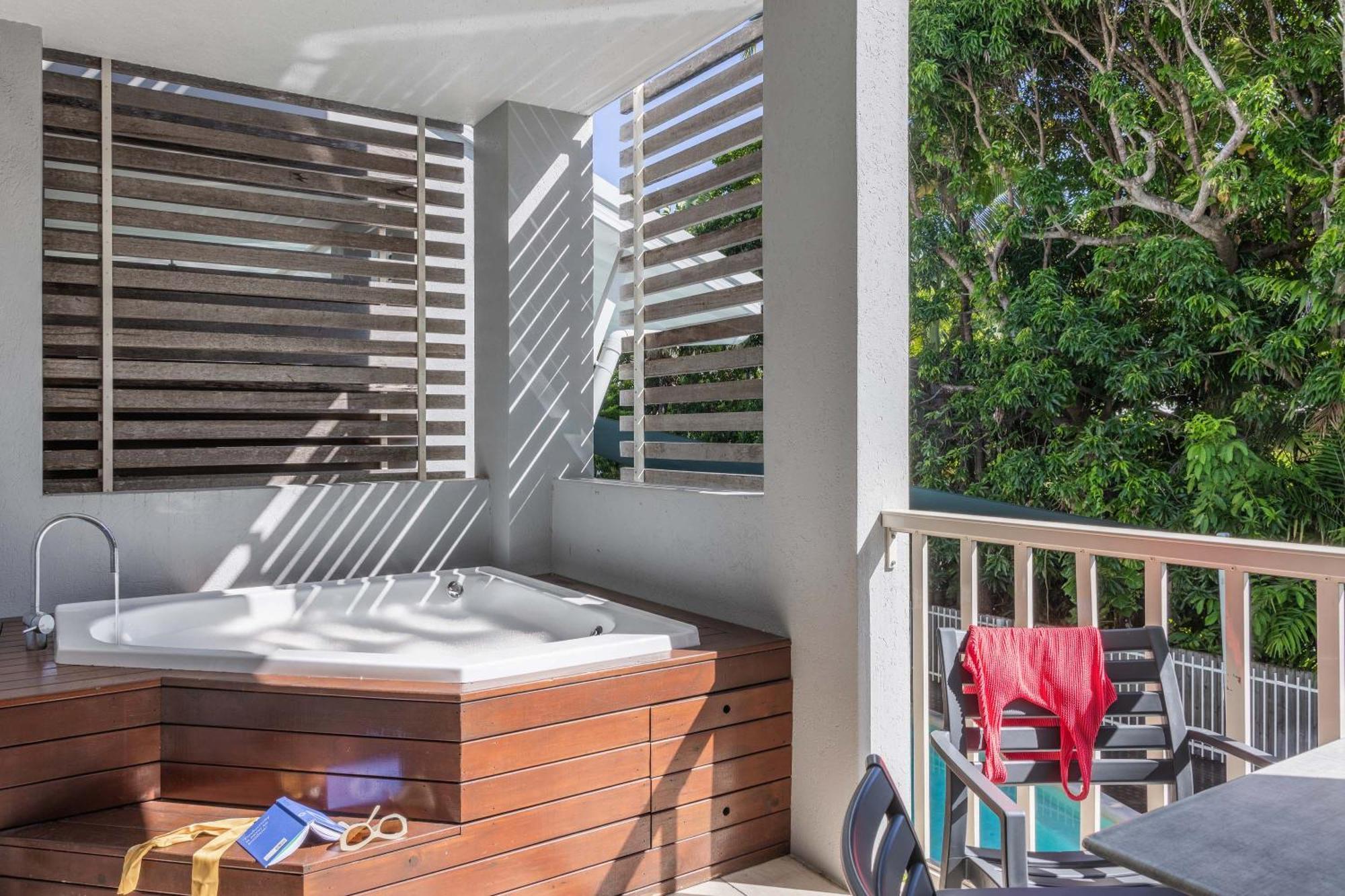 Mantra Aqueous On Port Aparthotel Port Douglas Ngoại thất bức ảnh